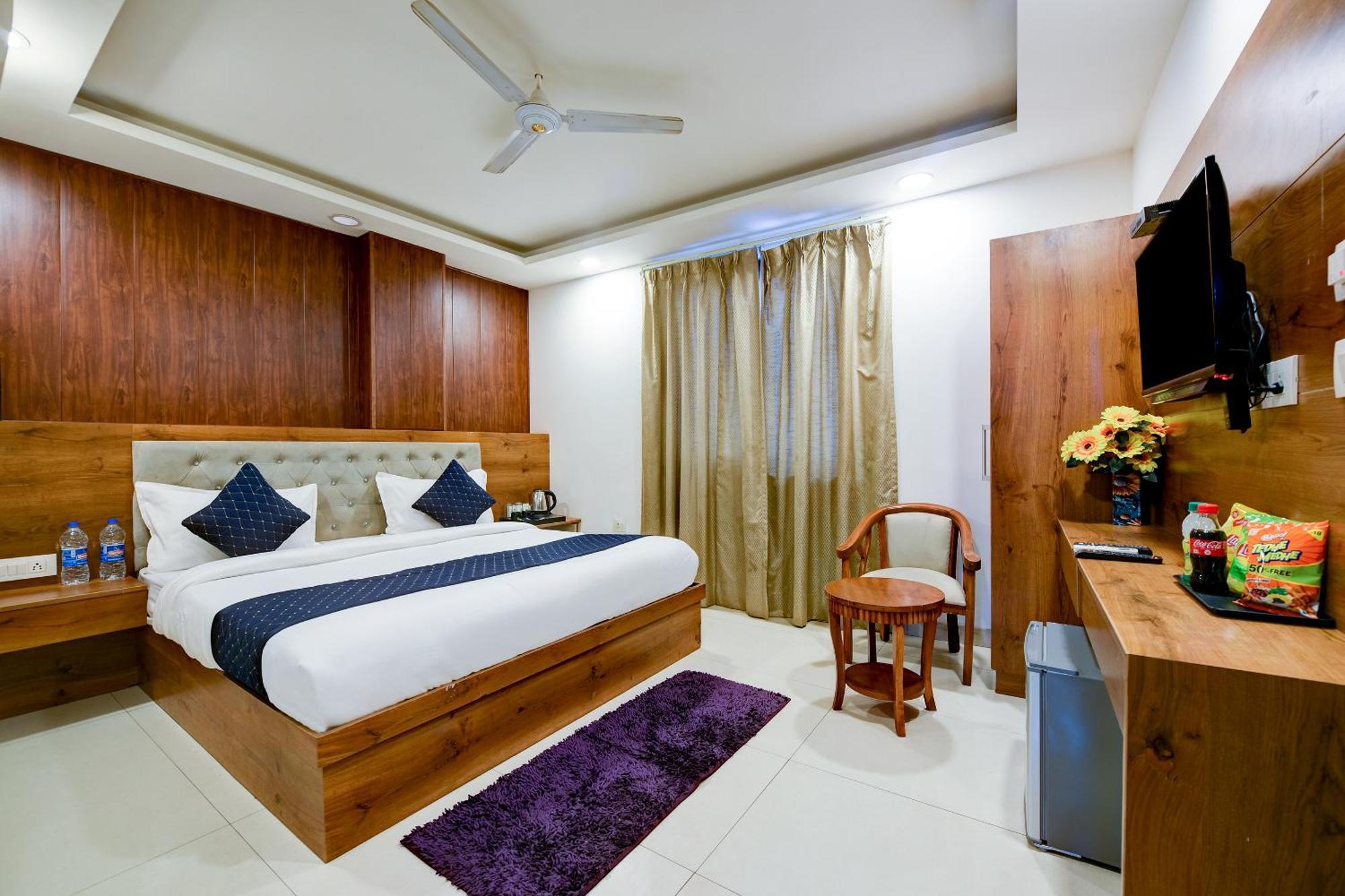 Glory Inn Near Delhi International Airport Ню Делхи Екстериор снимка