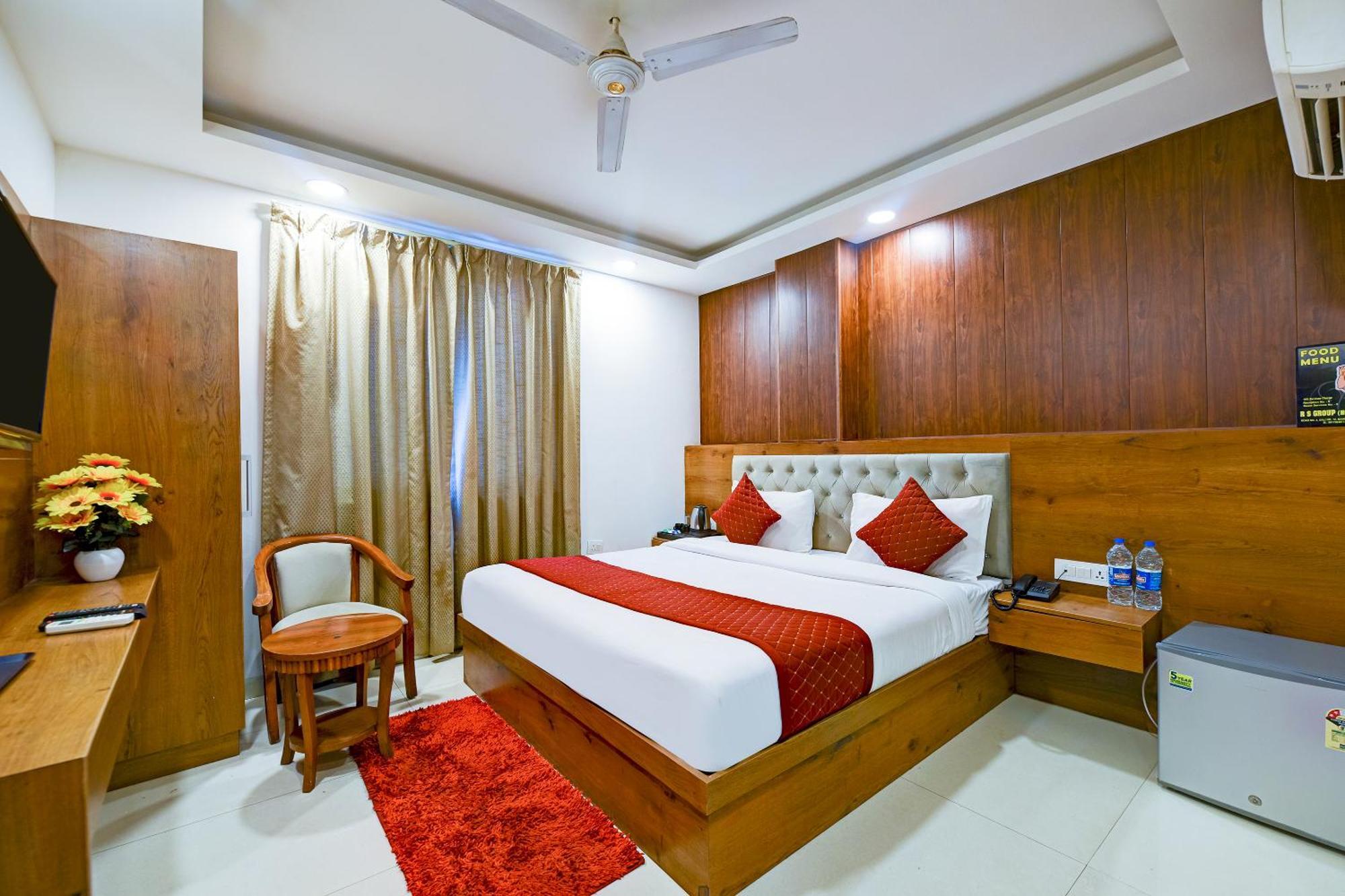 Glory Inn Near Delhi International Airport Ню Делхи Екстериор снимка