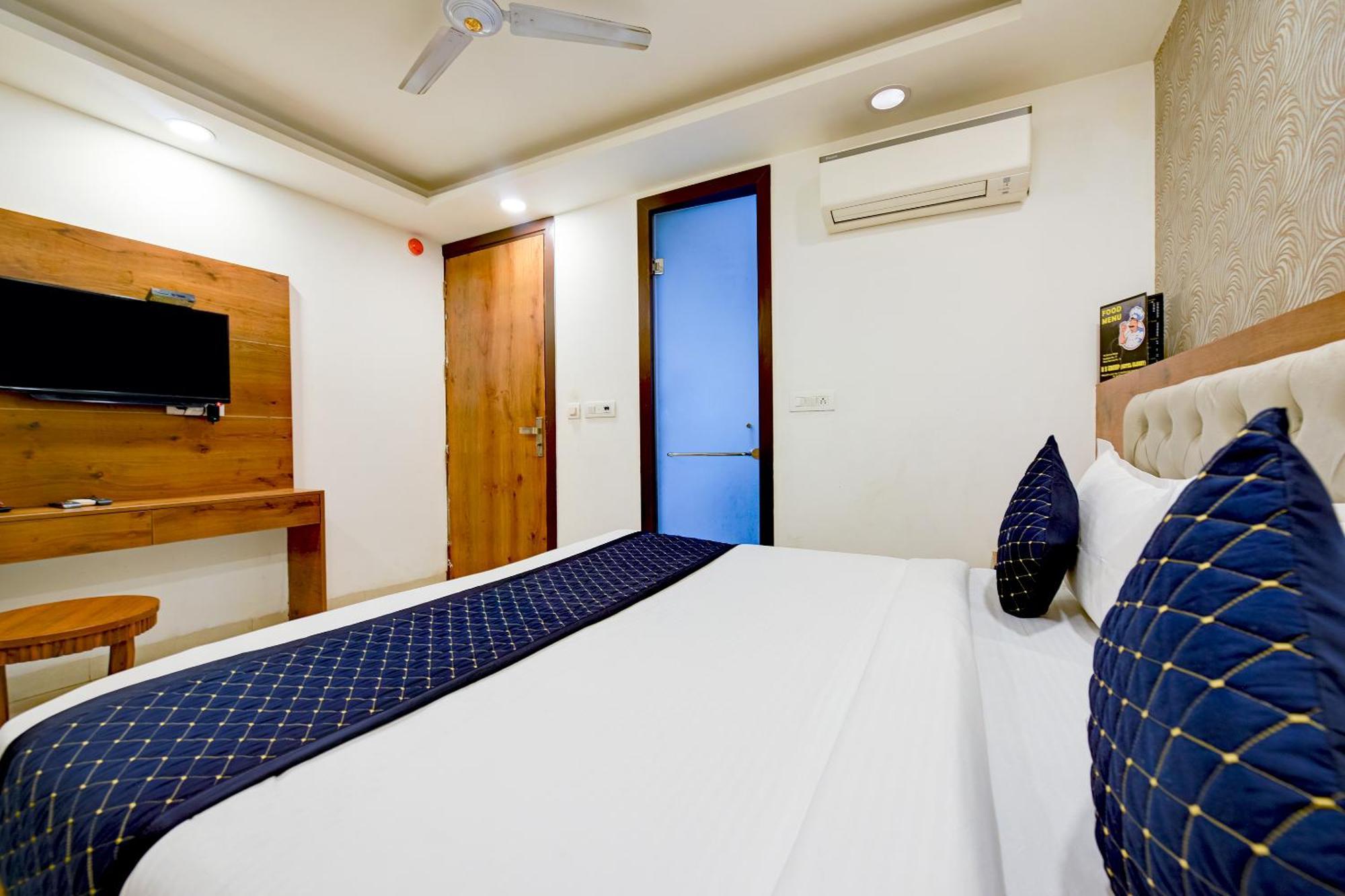 Glory Inn Near Delhi International Airport Ню Делхи Екстериор снимка